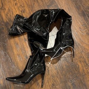 Steve Madden Glossy Black Heeled Boots